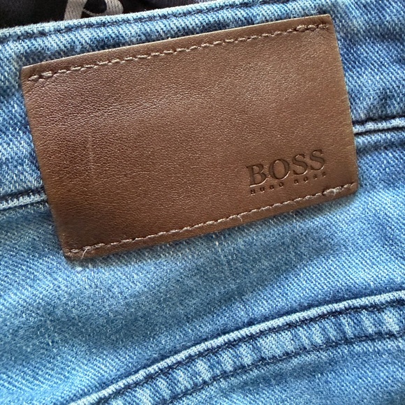 Hugo Boss Slim Fit Cashmere touch Jeans - Picture 5 of 6